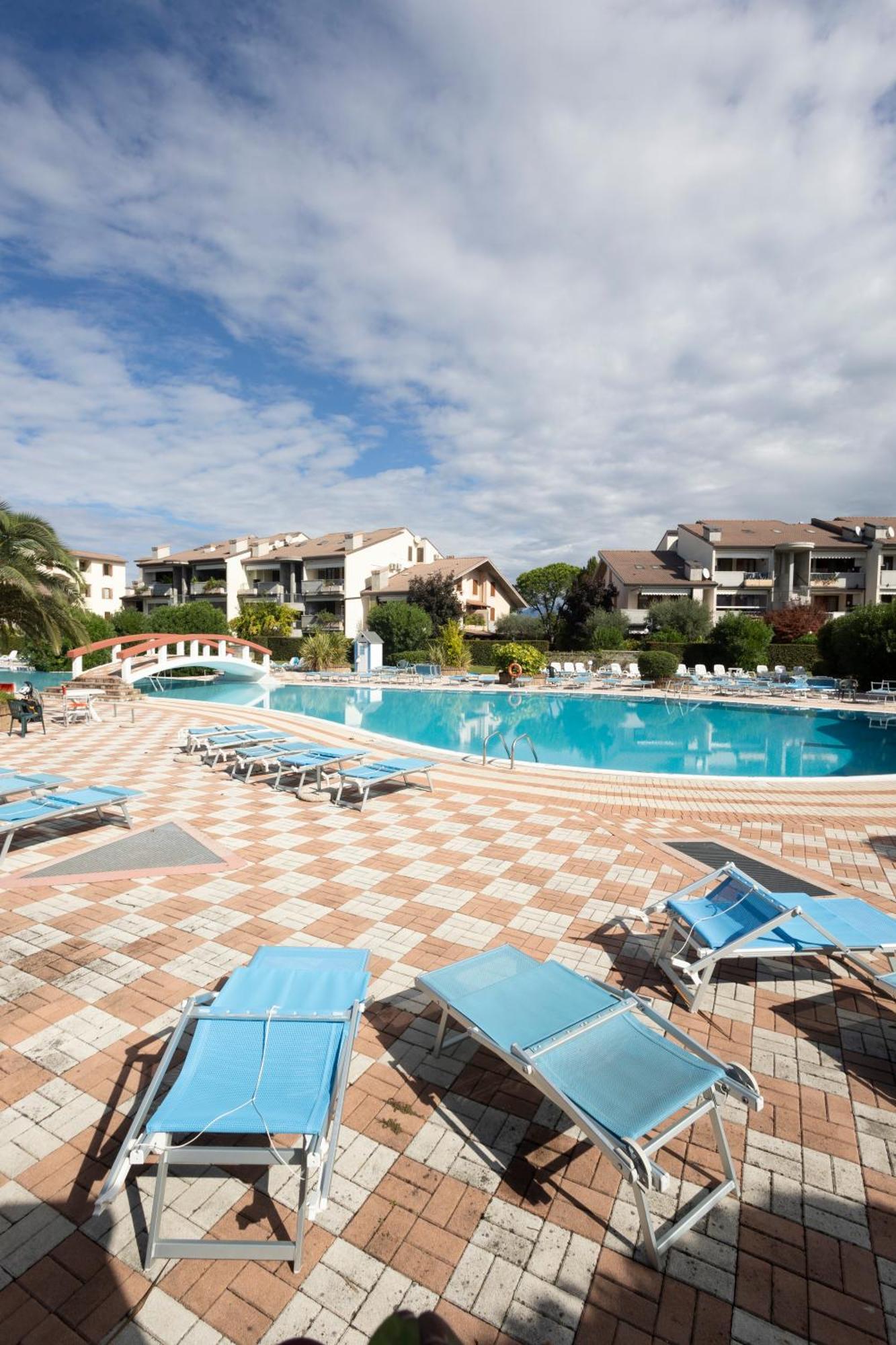 Lauri & Faggi Aparthotel Ντεζεντσάνο ντελ Γκάρντα Εξωτερικό φωτογραφία